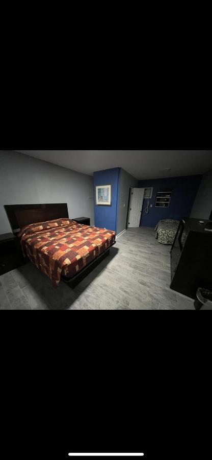 Cook's Motel- Panama Hotel