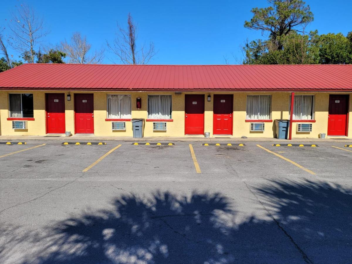Cook's Motel- Panama